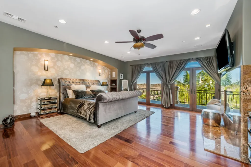room-2-1024×683.webp
